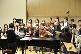 合唱指導の様子