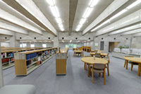 附属図書館 閲覧室