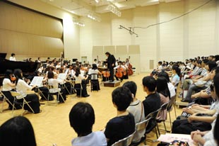 音楽コースの学生によるミニコンサート