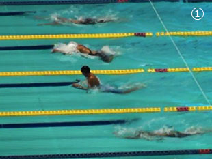 100m平泳ぎ決勝（川辺さん：手前から2番目）