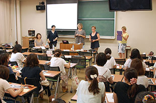 Educators and Researchers from the USA and Sweden Give Lectures in Home Economics Classes 