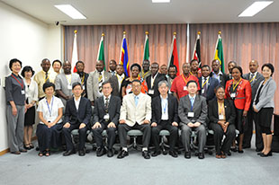 JICA Trainee Acceptance Program – Course held as area specific training for FY2013 "Improving Science Classes in English-Speaking Sub-Saharan Africa"