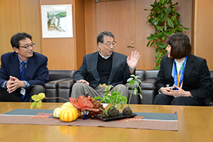 学長訪問の様子1