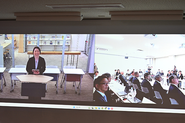 遠隔授業を体験している様子