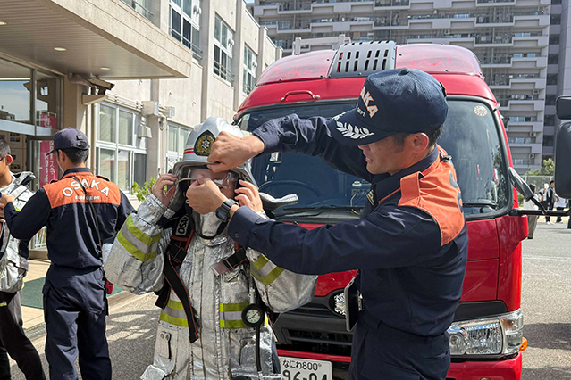 消防服の試着体験