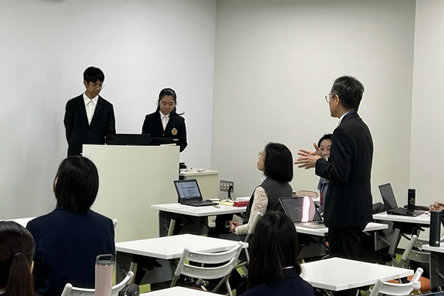 助言をする寺嶋教授