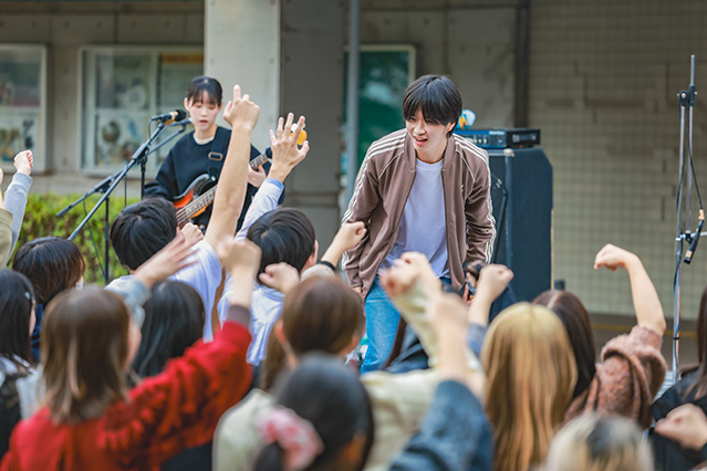 ステージ企画ライブの様子