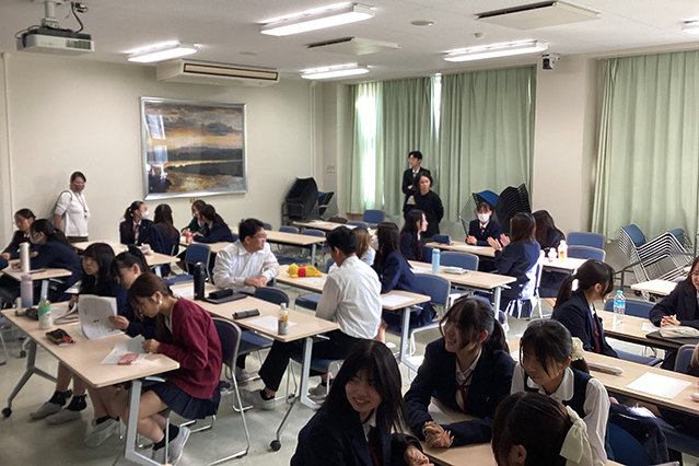 グループでの意見交換の様子