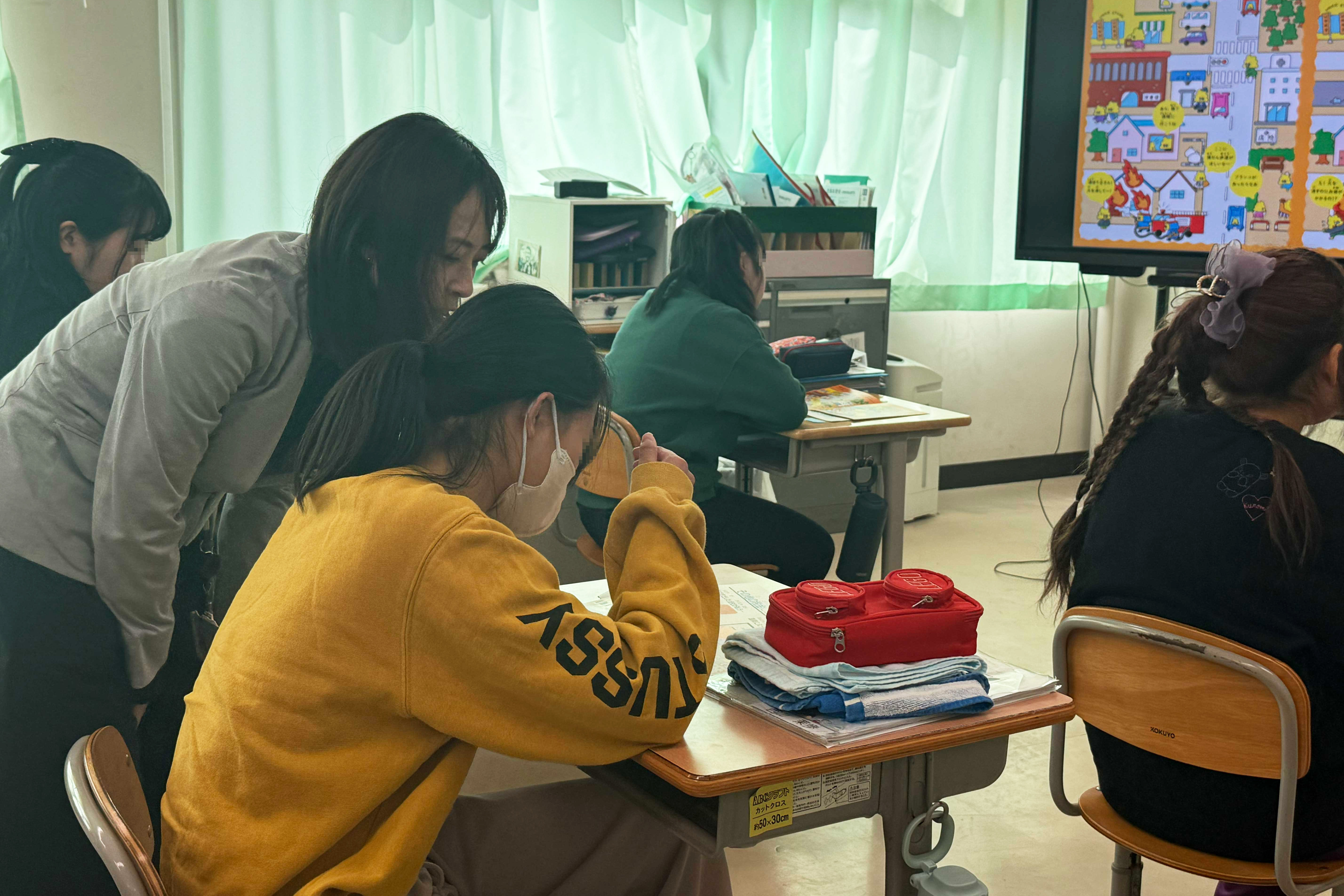 生徒と話す様子