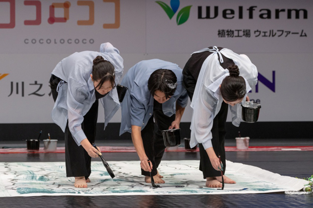 生徒3人によるパフォーマンス