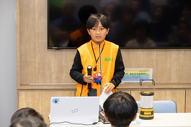 冨士居さんが講師を務める様子